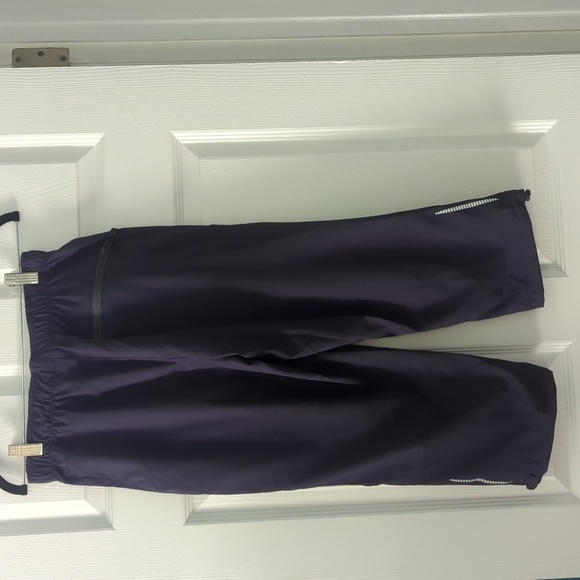 Little Donkey Andy Capri NWT Size S NWT Purple - Picture 3 of 3